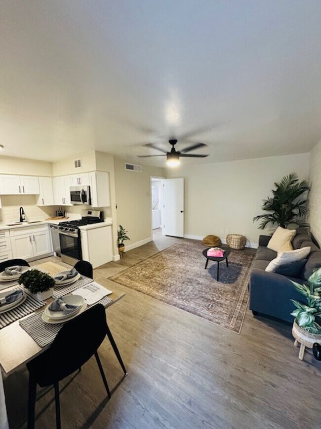 Building Photo - Sunnyslope Apartments