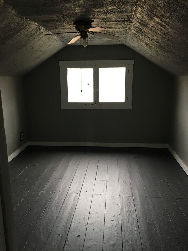 Building Photo - 2 br, 1 bath House - 431 Covert Rd