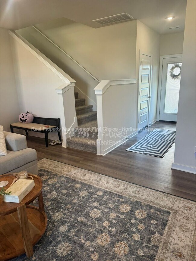 Foto del edificio - 4801 W Triangle St