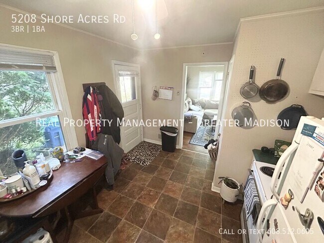 Foto del edificio - 5208 Shore Acres Rd