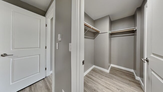 Building Photo - 1105 S Woodlawn St