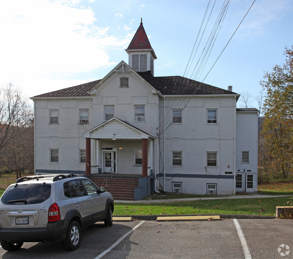 Primary Photo - Daleville College Apartments