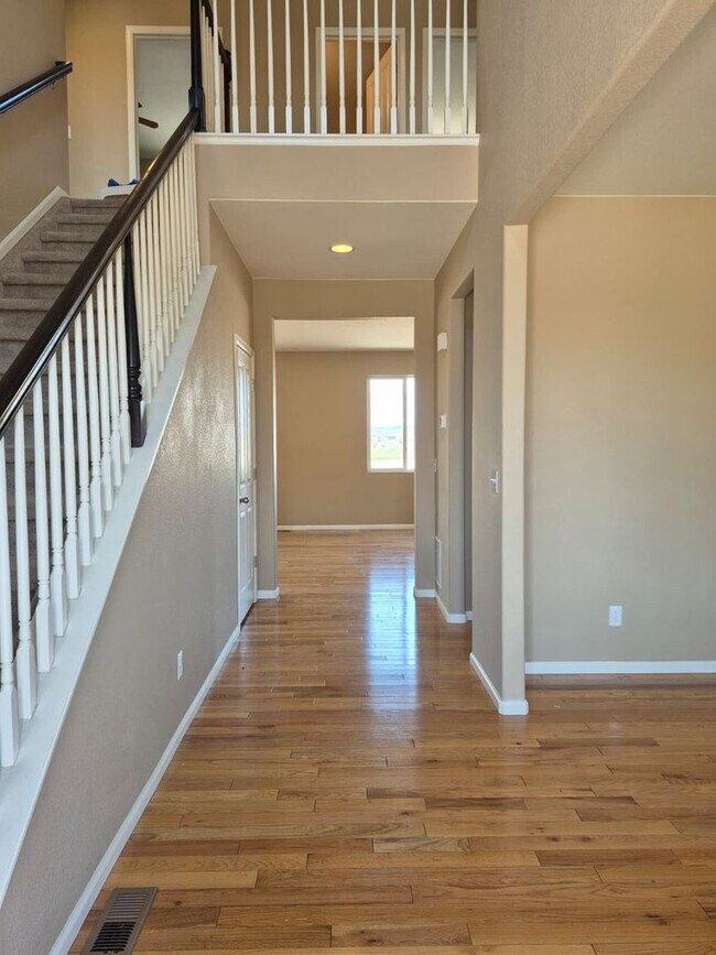 Foto del edificio - Spacious 5-Bed Home in Banning Lewis Ranch – Mountain Views
