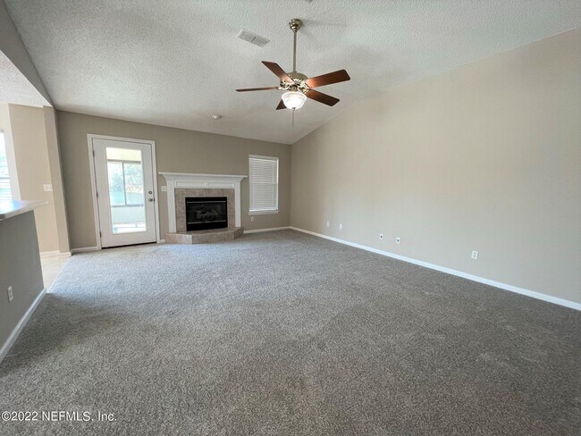 Foto del edificio - 2993 Golden Pond Blvd