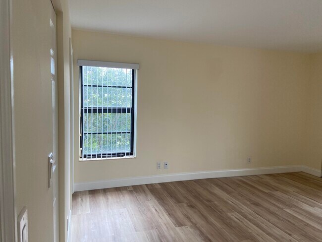 Foto del edificio - 2206 S Cypress Bend Dr