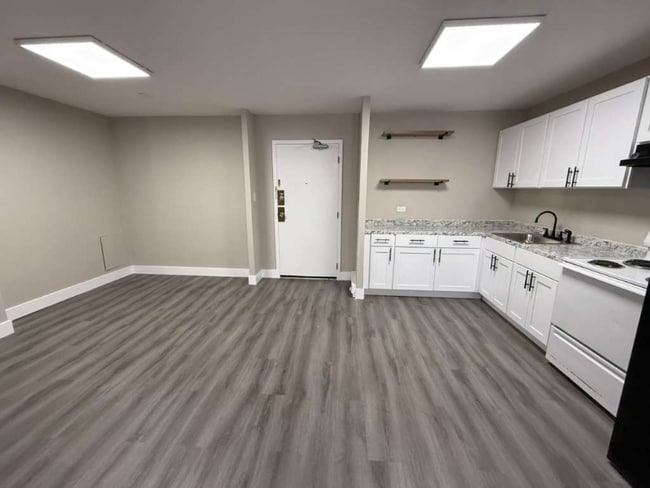 Building Photo - 1112 Riverside Ave.