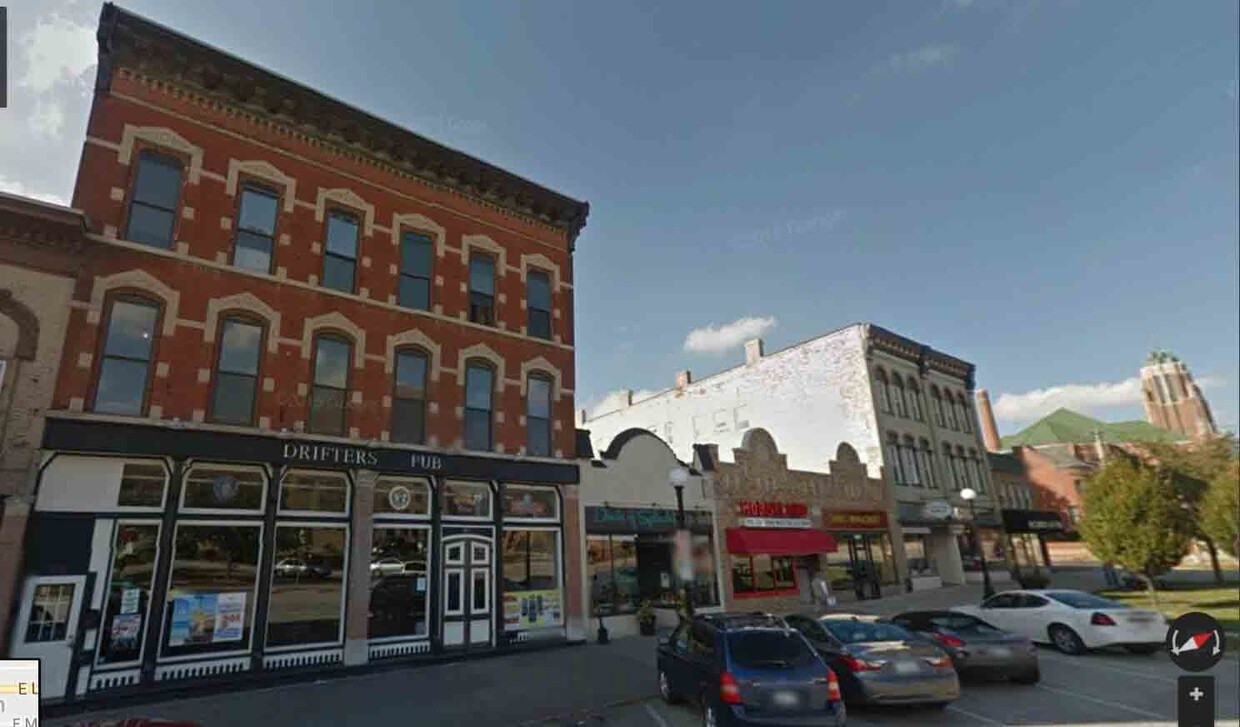 Segundo piso, 610 N Main Street, Bloomington, IL - 610 N Main St