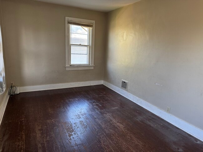 Foto del edificio - 812 Archer Ave