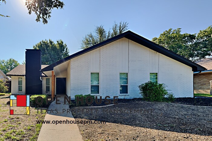 Primary Photo - 918 Fair Oaks Dr, Garland
