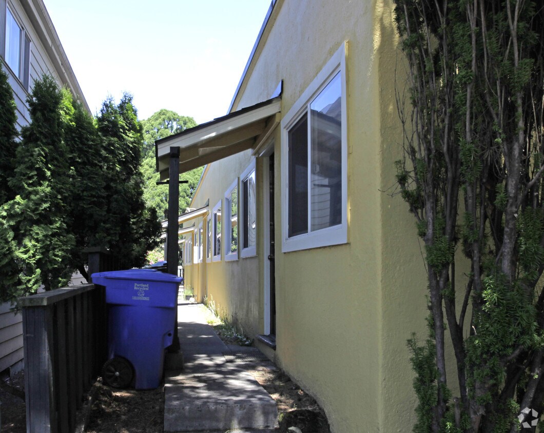 Foto del edificio - 1021-1039 SE 25th Ave