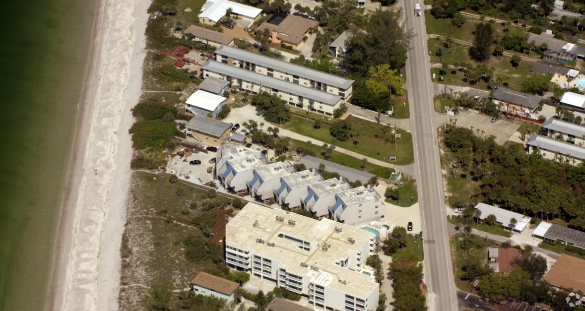 Aerial Photo - Chalet Laun Beachfront Apartments