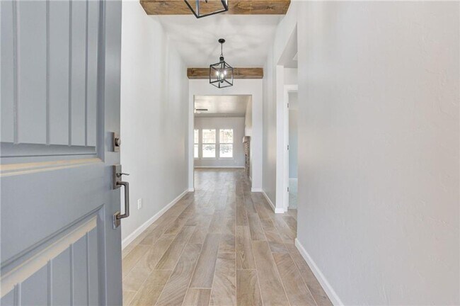 Foto del edificio - Newer Home For Lease in Noble.  15 minutes to OU Campus