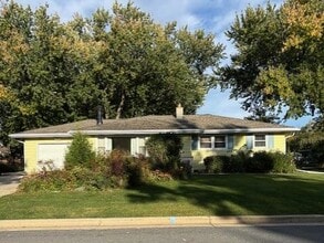 Building Photo - 6504 Schneider Pl