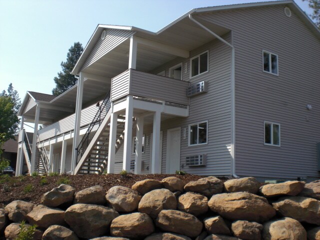Building Photo - 2400 Studios