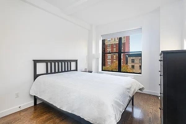 Building Photo - 212 W 91st St
