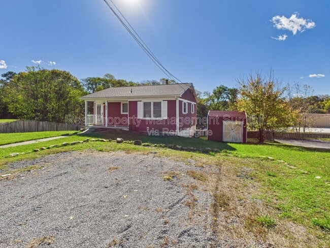 Building Photo - 318 Amherst Rd