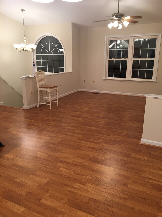 Building Photo - 8074 Cardinal Cir