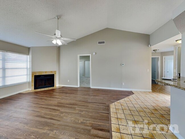 Foto del edificio - 5318 Southwick Dr