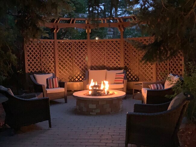 Fire Pit - 4020 Pinon Dr