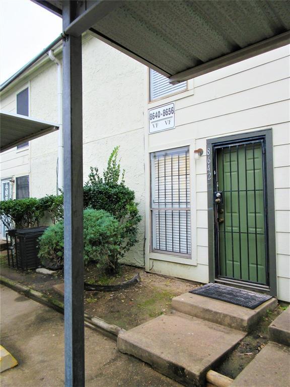 Foto principal - 8642 Village of Fondren