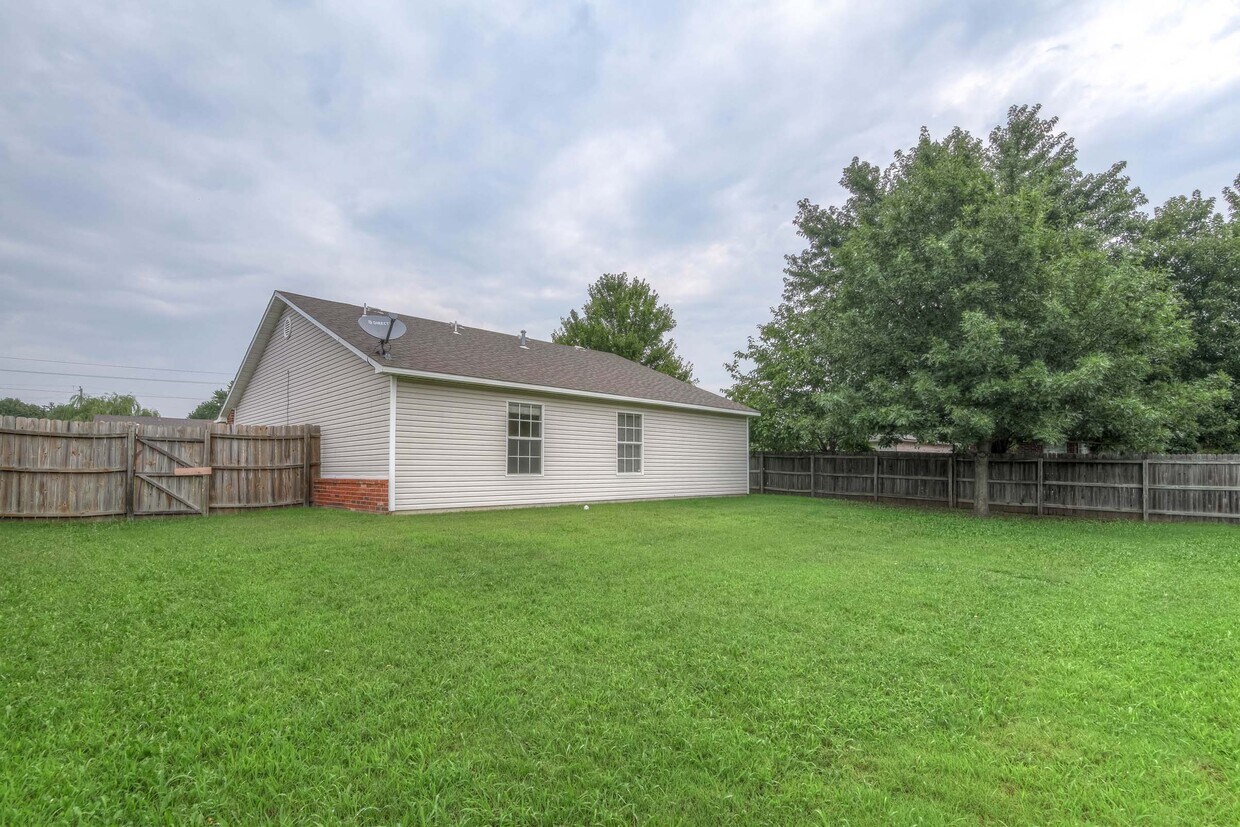Primary Photo - 15104 E 90th Pl N