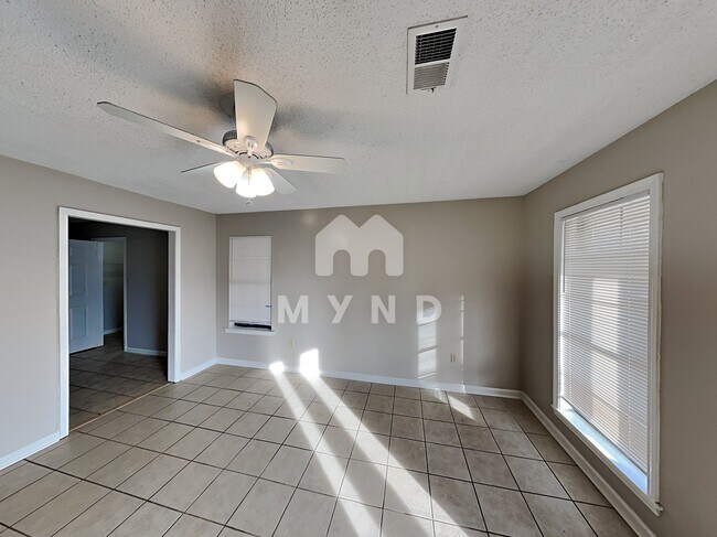 Building Photo - 10482 Lafayette Dr