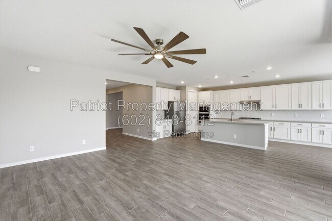 Building Photo - 5635 W Hayduk Rd