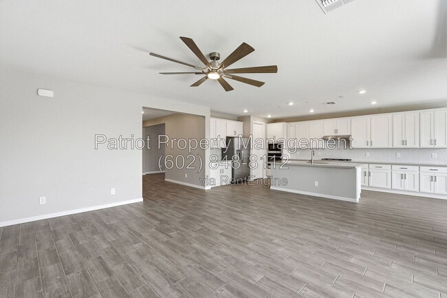 Foto del edificio - 5635 W Hayduk Rd