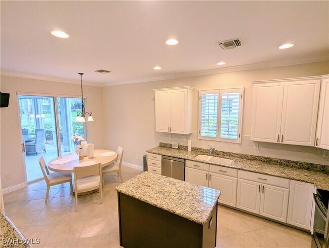 Building Photo - 12839 Carrington Cir