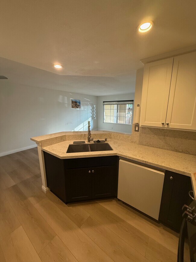 Foto del edificio - 12675 Camino Mira del Mar