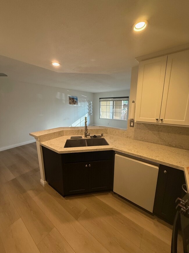 Building Photo - 12675 Camino Mira del Mar