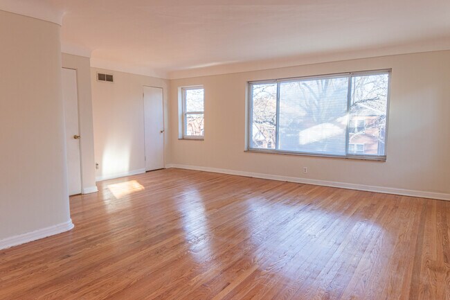 Foto del edificio - 7270 Dartmouth Ave