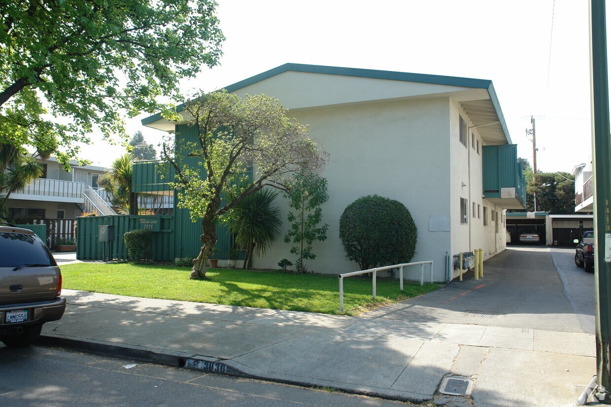 Foto principal - 3036 Van Sansul Ave