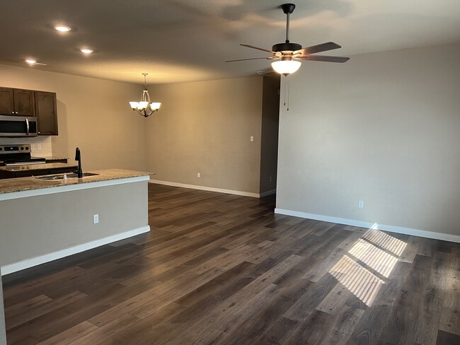 Building Photo - 25136 Pacific Wren Dr