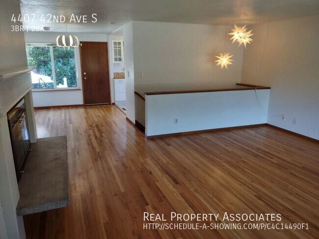 Building Photo - 3 Bedroom House in South Seattle