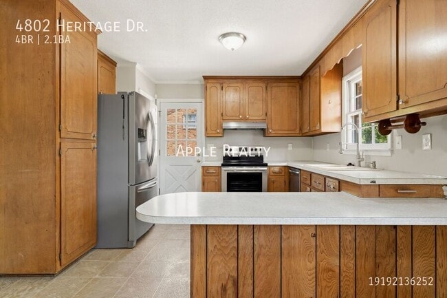 Photo - 4802 Heritage Dr House
