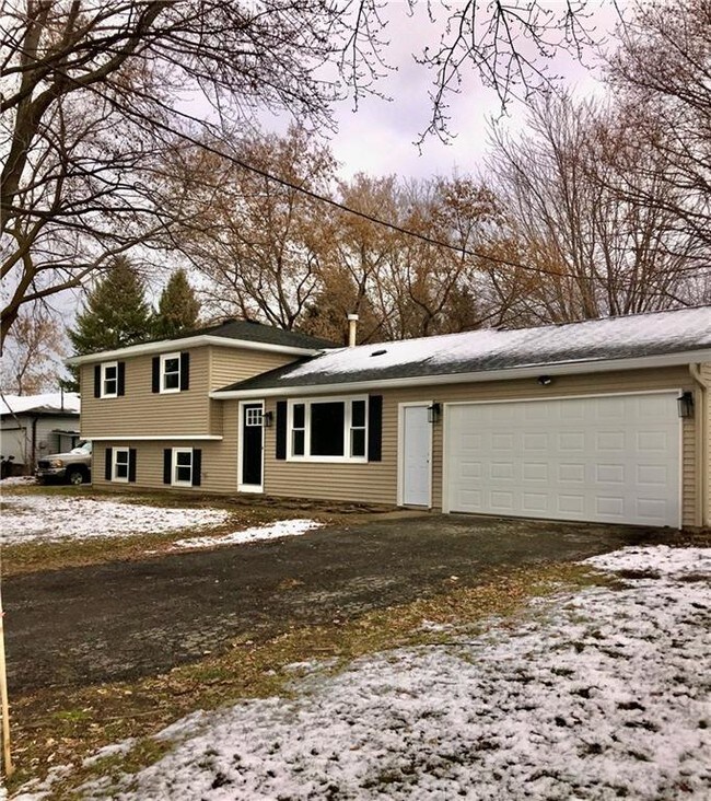Building Photo - 1516 Long Pond Rd