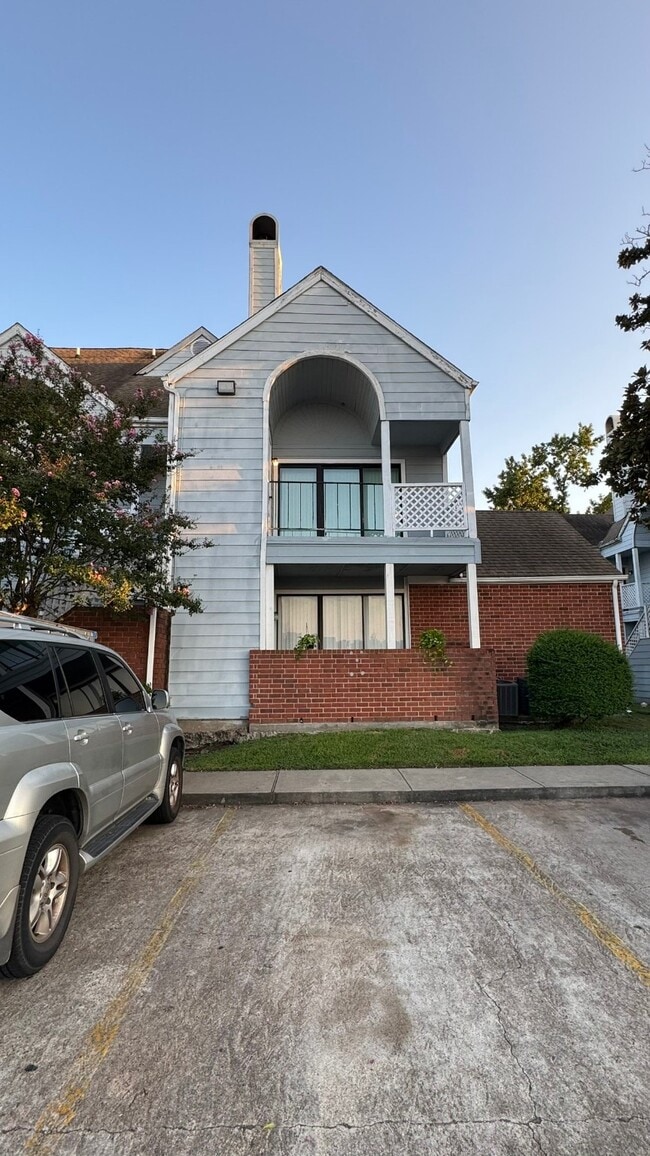 Building Photo - 14550 Fonmeadow Dr