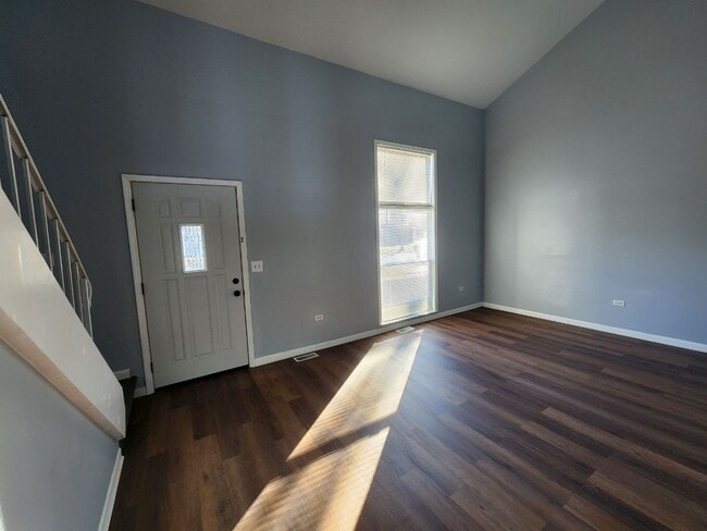 Building Photo - 1221 Calico Ave