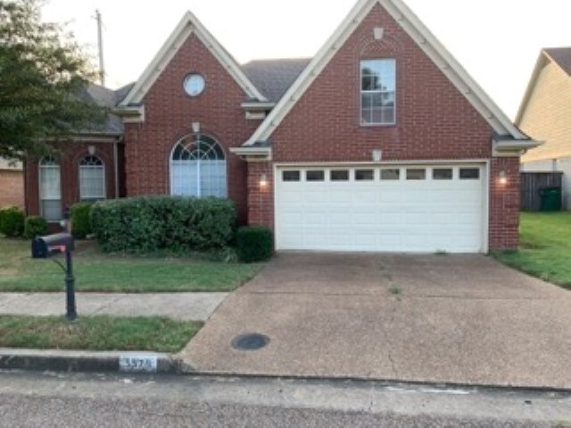 Primary Photo - 5575 Millers Glen Ln