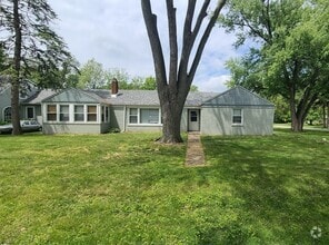 Building Photo - 16002 Spaulding Ave