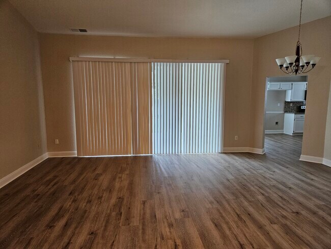 Foto del edificio - 2348 Country Manor Dr