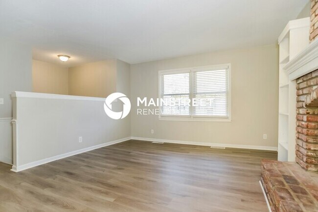 Foto del edificio - 3 Bedroom Pet-Friendly Home in OLATHE, KS with Main Street Renewal