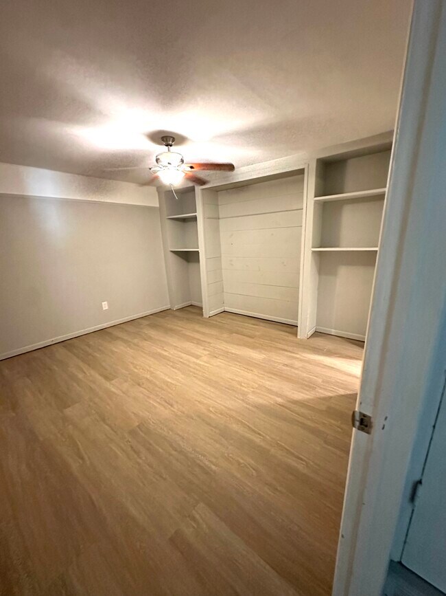 Foto del edificio - 1471 Cliff Ct