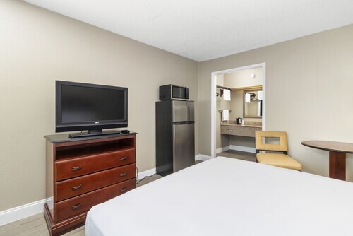Foto del edificio - 4645 N Socrum Loop Rd