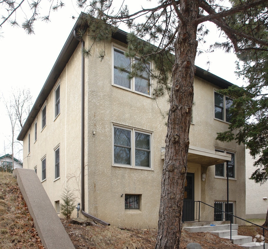 Building Photo - 1237 St Clair Ave