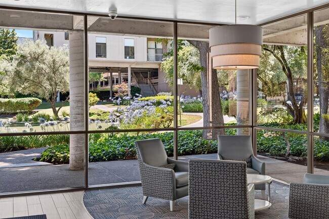 Foto del edificio - Resort-Style Living in Walnut Creek! Bright 1BR w/ Private Tree-Line Balcony!