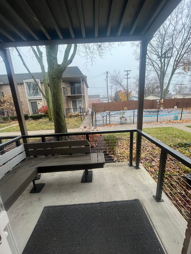 Foto del edificio - 1709 E 14 Mile Rd