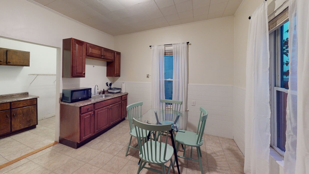 Photo - Private bedroom in 4 bed/1 bath Home