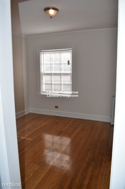 Building Photo - 1712 W Albion Ave
